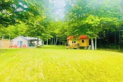Image de Julia’s Harmony Beach Cottage | Lake Superior View