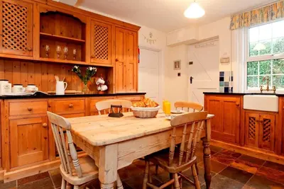 Image de 3 Bed in Lymington (oc-nfl73)