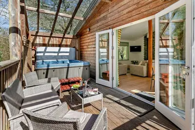 Image de 2 Bed in Truro (oc-93309)