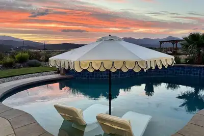 Image de Epic Views | Luxe Pool | Sauna | Firepit | Ev charging | 1-Level Home | Boats Ok