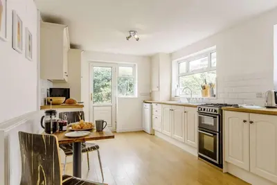 Image de 5 Bed in Tenby (oc-83907)
