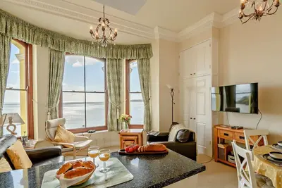Image de 2 Bed in Tenby (oc-fb232)
