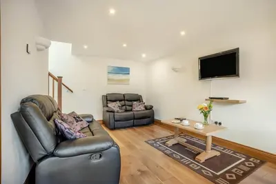 Image de 2 Bed in Bridport (oc-blueh)