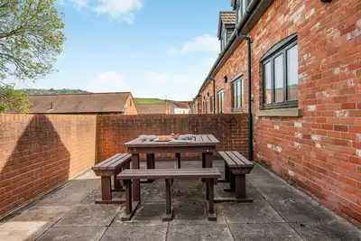 Image de 4 Bed in Bridport (oc-charv)