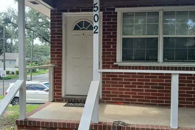 Image de 2 bedroom 1 bath apartment walking distance to Cascade park and bicycle trails