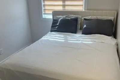 Image de Cozy home near Calgary international airport
