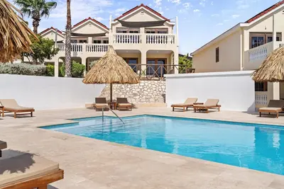 Image de 4 Peaceful Apartment Ideal for Weekend Adventures | Mermaid Boat Trips - 0. 9 mi