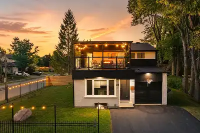 Image de Cozy waterfront family villa near Toronto- Private terrace/ Bbq/ Lakeview/ Games