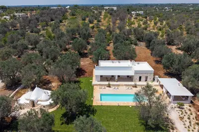 Image de Villa à Ostuni avec 7 chambres à coucher, 14 couchages