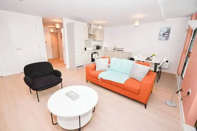 Image de Modern & Bright 2 Bed Apartment nr Old Trafford