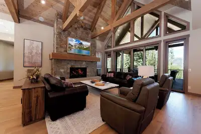 Image de Ultra Luxury Mountain Retreat on 9 Acres - 4 Miles to Purg - Views/Hot Tub/Ac