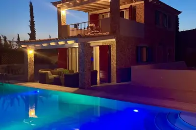 Image de Premium 5-Bedroom Villa in Ermioni with Private Pool & Sea View