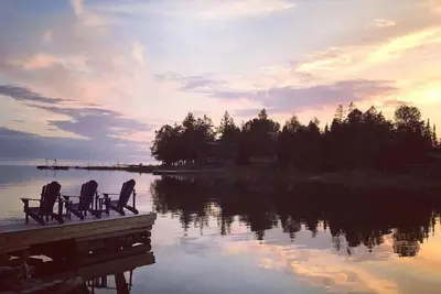 Paradiso Del Sol | Lakefront Cottage