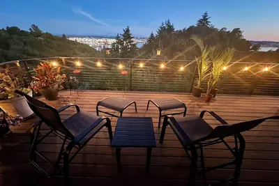 Image de Stunning Commencement Bay View Home