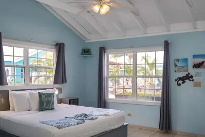 Beachside Studio Cottage - Gardenview