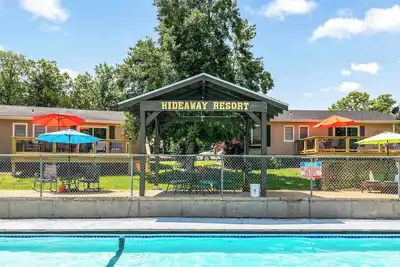 Image de Rent-A-Lake Resort at Hideaway Resort