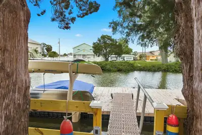 Image de Gulf Front Paradise w/ Kayaks & Paddle Boat!