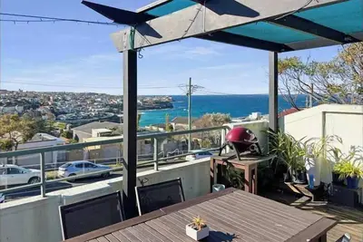 Image de Bronte Retreat. Beach at 500m with Rooftop access