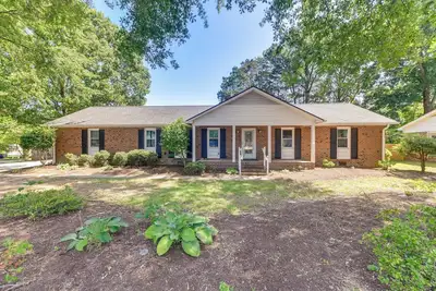 Image de Bring Your Pets! Family-Friendly Cary Home w/ Yard