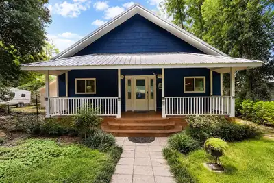 Image de Lakefront Cabin | 3br | Centrally Located