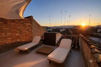 Image de Breakfast in the Sun: An Urban Oasis with a Private Terrace