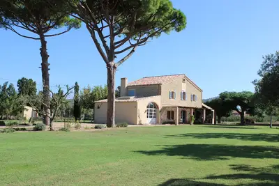Image de Peace and elegance in a Catalan country house with a pool, 3 km from the beach.