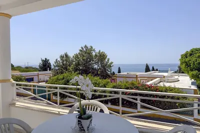 Image de #398 Elegant Sea View Apartment with Balcony | 1br