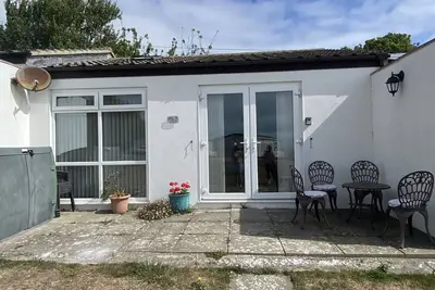 Image de Coastal bungalow retreat on the Jurassic Coast at Portland, Dorset.