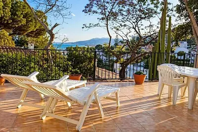 Image de House in Pedregalejo with a spectacular terrace overlooking the sea and the mountains