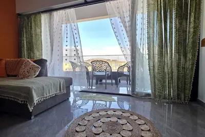 Image de The Zen Den - Modern 2 Bed, 2 Bath Apartment - Air-Con - Balcony - Walk to Beach