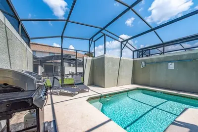 Image de Storey Lake Home • Pool • 15min to Disney