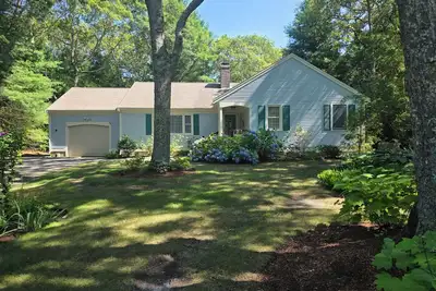 Image de Peaceful West Barnstable home!