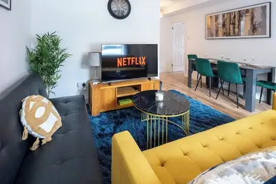 Image de Spacious 2br Apt - Sleeps 5 - Private Parking
