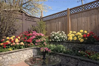 Image de North Vancouver near waterfront Shipyards  private 1 bedroom coach house, pet ?