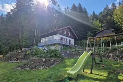 Image de Le clos des 2 biches Ph&A 2 à 6 personnes classé 2*, adapté pour bébé.