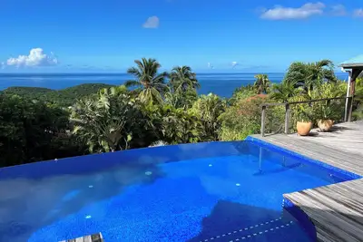 Image de Villa créole avec piscine. Vue imprenable mer & montagne. Sans vis à vis