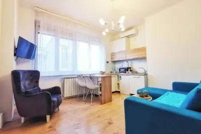 Image de Blue & Rose Cozy | Heart of Sarajevo | Quiet Stay • Self Check-in • Elevator