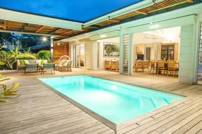 Image de Luxury Beachfront Villa • Private Pool, Beach, Ac, Calm Lagoon