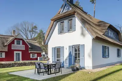 Image de Modern vacation home with a sauna and garden—quiet and comfortable in a green setting