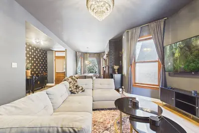 Image de Luxury Wrigley Getaway | 2br + Parking