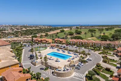 Image de Boavista Lakeview | Golf & Pool Retreat