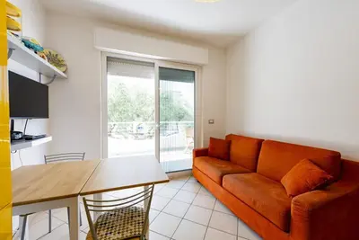 Image de GuestHost - Cozy Balcony Apartment with Ocean View