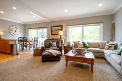 Image de Luxury Loon Retreat | 4br | Garage