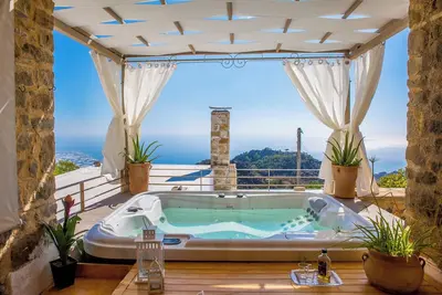 Image de Homerez - Maison à Anatoli
