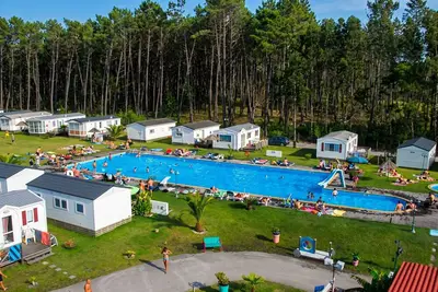 Image de Homerez - Bungalow à Pataias + Piscine.