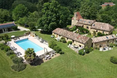 Image de Domaine de Cournet Haut: Le Charme, avec piscine, tennis et velo sur 5ha