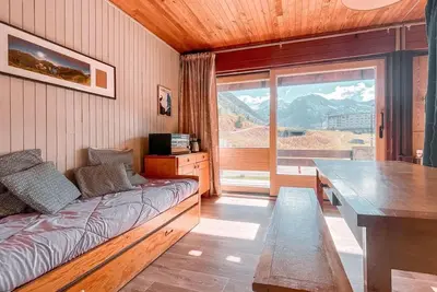 Image de À 50m des pistes de ski, Rez-de-chaussée, balcon, télévision, casier à ski, 30m², Tignes