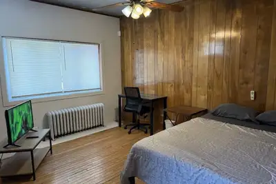 Image de Entire 1-bedroom house, quiet street, extra bed in living room, sleeps 3-4