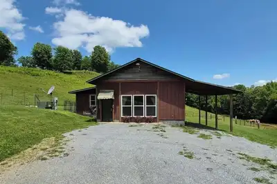 Image de Relax Inn Creekside. 2-bedroom cottage in beautiful Roan Mtn w/ incredible views