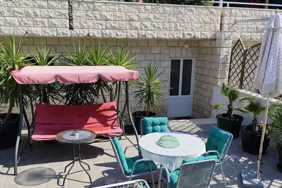 Image de Appartement de deux chambres avec la terrasse Bol, Brac (A-27896-b)